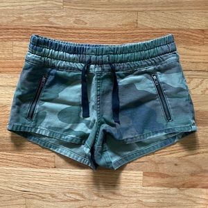 TNA / Aritzia Camo Shorts w/ Zipper Pockets